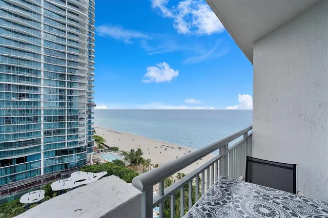 2-bedroom home at 17375 Collins Avenue #1507, Sunny Isles Beach