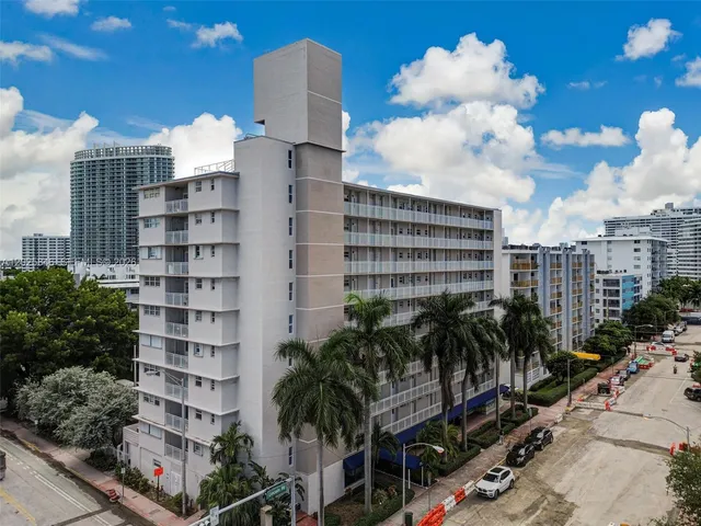 1-bedroom home at 1300 Lincoln Road #B402, Miami Beach