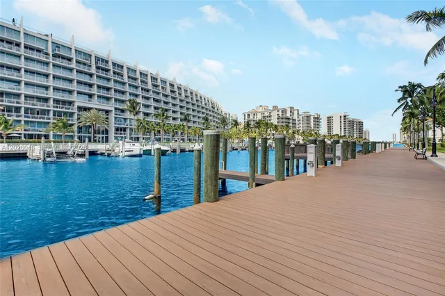 2-bedroom home at 3001 NE 185th Street #610, Aventura