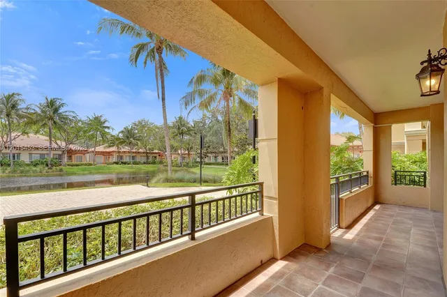 3-bedroom home at 16135 Emerald Estates Dr 166 #166, Weston