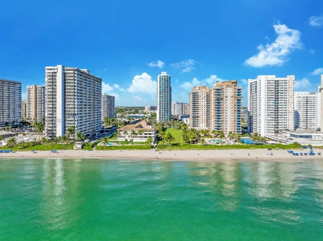 2-bedroom home at 1945 S Ocean Drive #1609, Hallandale Beach