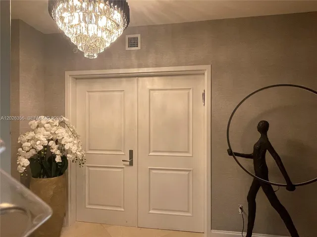 3-bedroom home at 3101 S Ocean Drive #1707, Hollywood