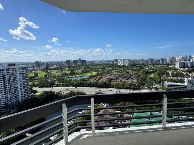 2-bedroom home at 3530 Mystic Pointe Drive #2709, Aventura
