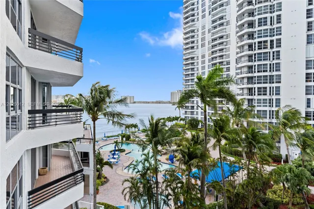 2-bedroom home at 19195 NE 36th Court #502, Aventura