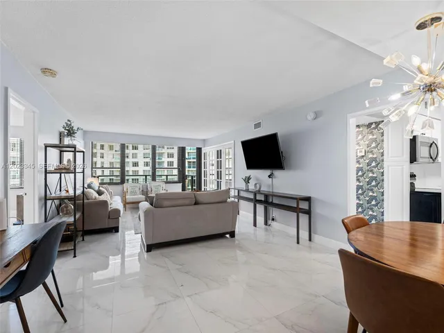 2-bedroom home at 5225 Collins Avenue #1509, Miami Beach