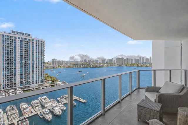 6-bedroom home at 17111 Biscayne Boulevard #1405/07, North Miami Beach