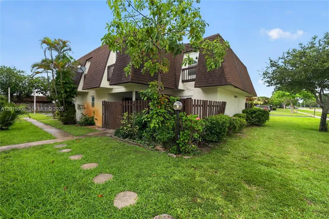3-bedroom home at 7913 Tam Oshanter Boulevard #0, North Lauderdale