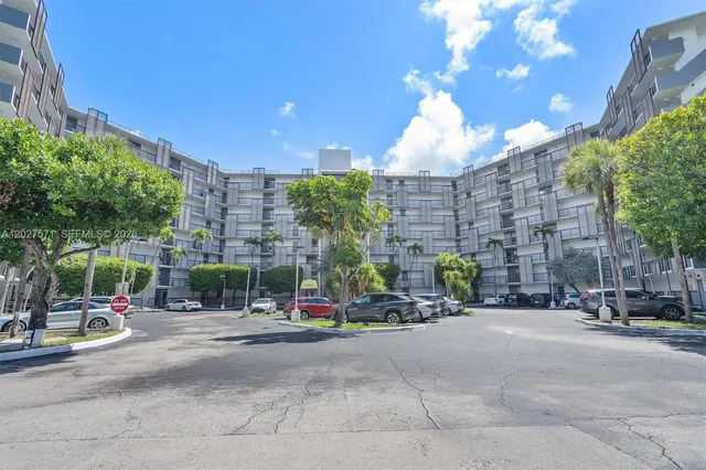 1-bedroom home at 20400 W Country Club Drive #214, Aventura