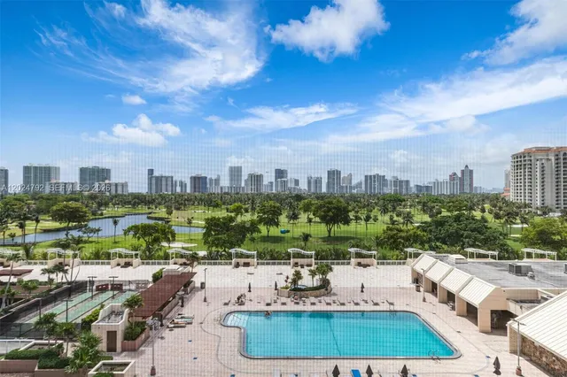 1-bedroom home at 20301 W Country Club Drive #825, Aventura