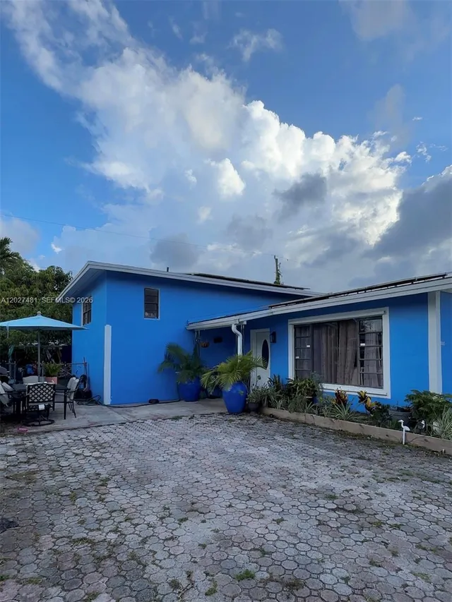 3-bedroom home at 1300 NE 203rd Street, Miami
