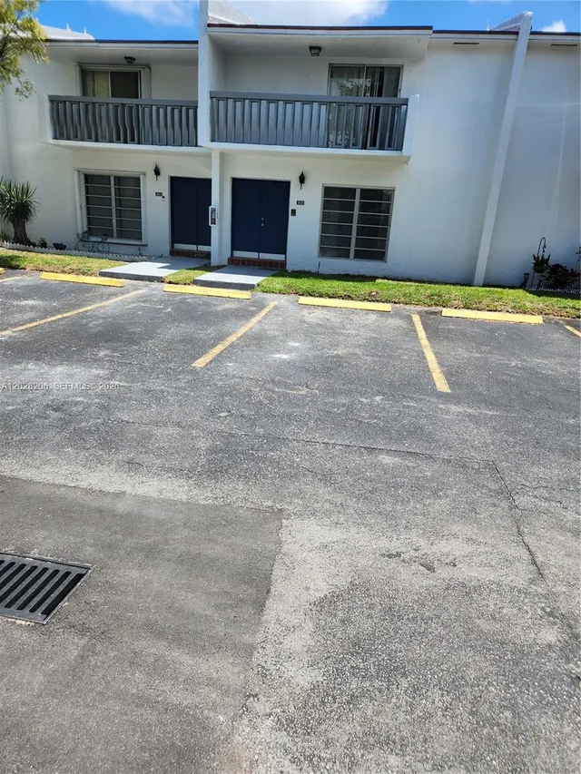 3-bedroom home at 9430 SW 170th Street #302, Palmetto Bay