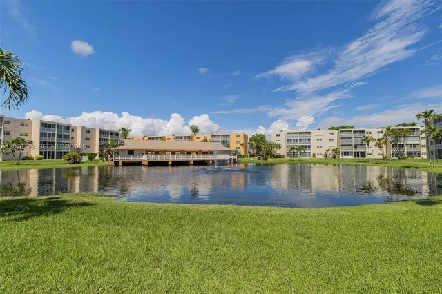 2-bedroom home at 201 SE 11th Terrace #102, Dania Beach