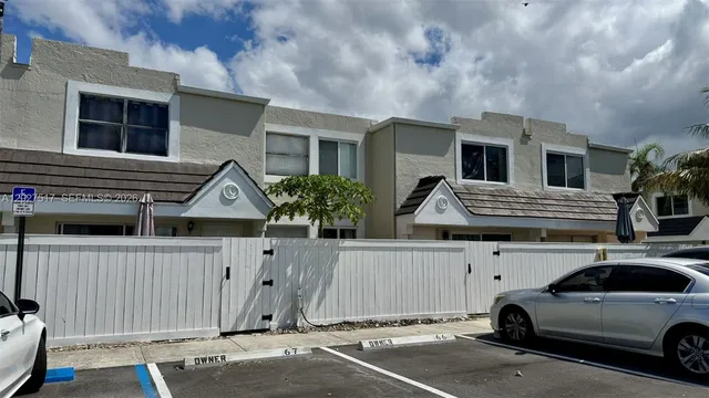 1-bedroom home at 4540 SW 68th Ct Circle #437, Miami