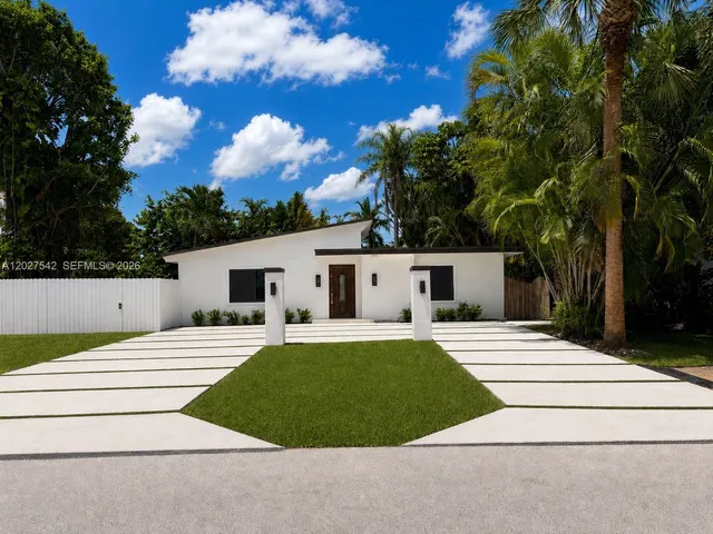 4-bedroom home at 2627 NE 213th Street, Miami