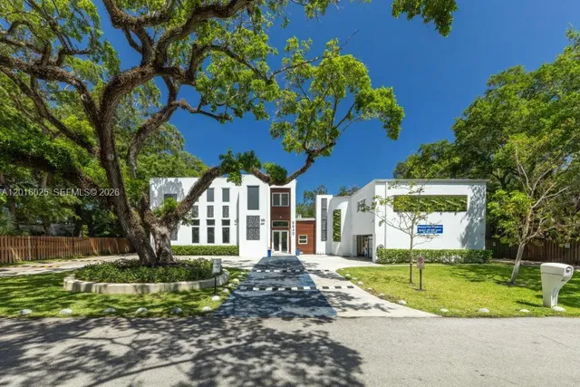 6-bedroom home at 5940 SW 37th Avenue, Dania Beach
