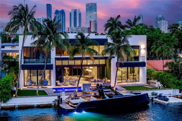 5-bedroom home at 16470 NE 30th Avenue, North Miami Beach