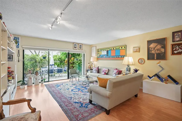 3-bedroom home at 21300 San Simeon Way #N5, Miami