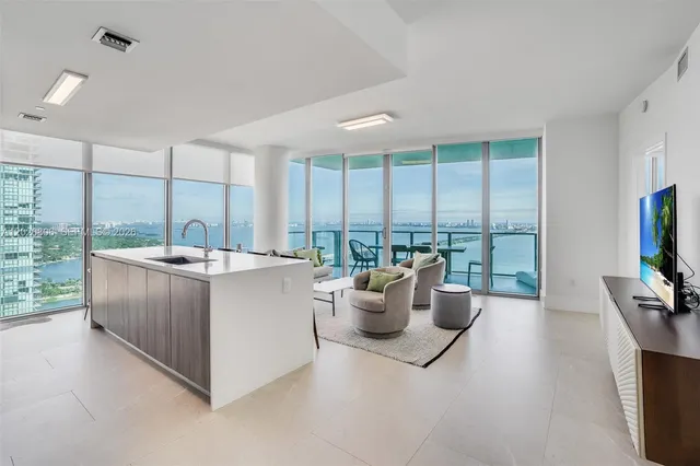3-bedroom home at 2900 NE 7th Avenue #3702, Miami