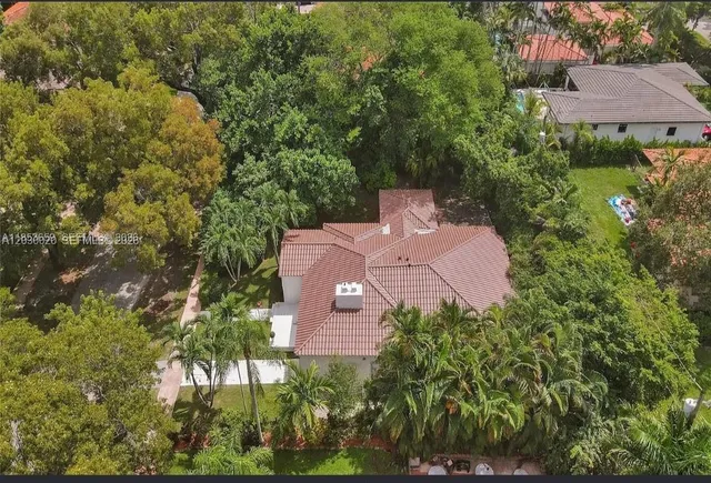 3-bedroom home at 528 Sevilla Avenue, Coral Gables