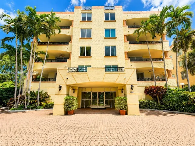 2-bedroom home at 1834 Brickell Avenue #43, Miami