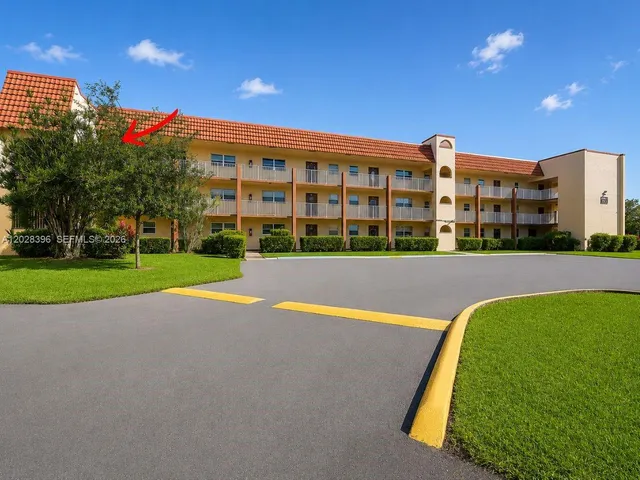 2-bedroom home at 2811 N Pine Island Road #302, Sunrise