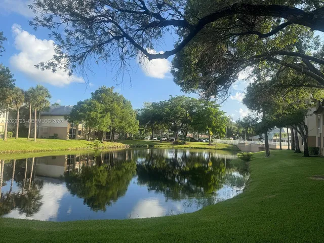 2-bedroom home at 9811 Westview Drive #913, Coral Springs