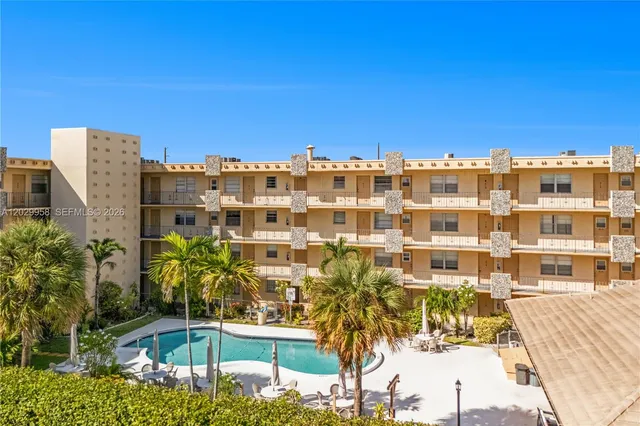 1-bedroom home at 2145 Pierce Street #305, Hollywood