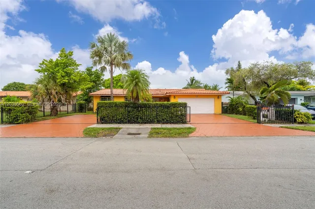 3-bedroom home at 1320 SW 84th Avenue, Miami