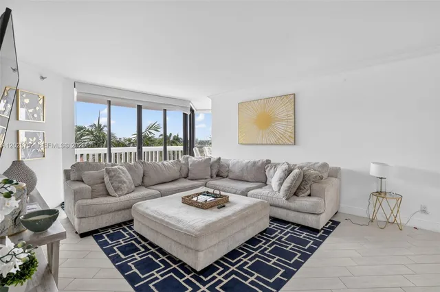 3-bedroom home at 1000 Island Boulevard #503, Aventura