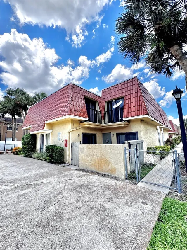 3-bedroom home at 4240 NW 114th Terrace #40, Coral Springs
