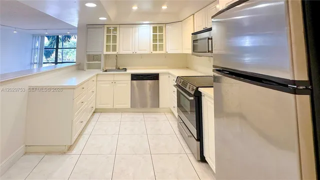2-bedroom home at 800 Parkview Drive #323, Hallandale Beach
