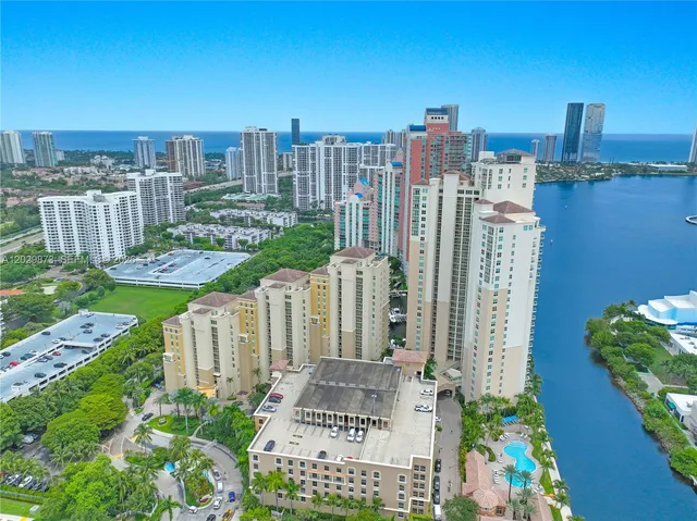 2-bedroom home at 3340 NE 190th Street #503, Aventura