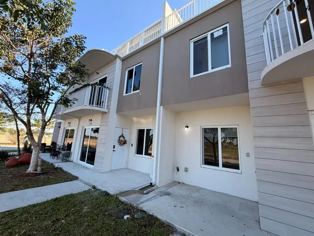 4-bedroom home at 25823 SW 145th Avenue #25823, Homestead