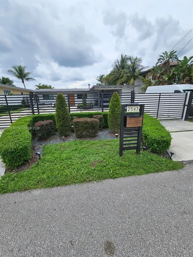 3-bedroom home at 2543 Gulfstream Lane, Fort Lauderdale