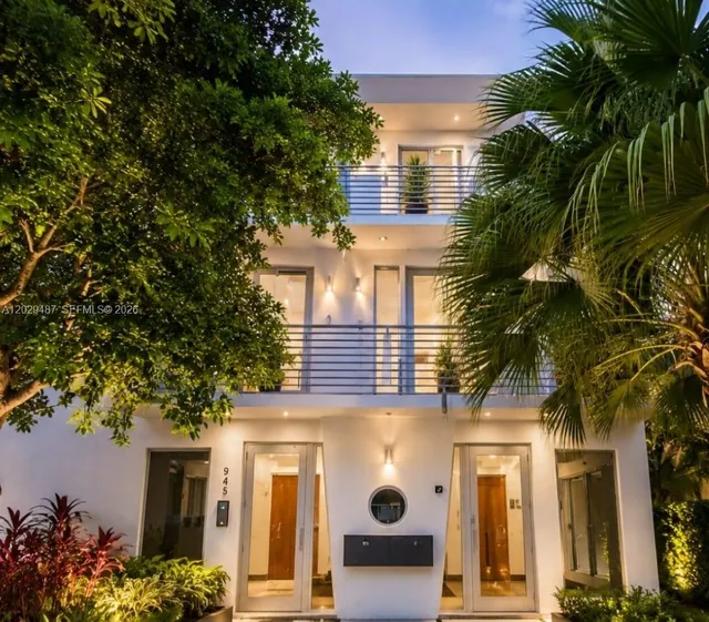 2-bedroom home at 945 Michigan Avenue #5, Miami Beach