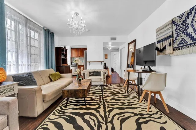 1-bedroom home at 1150 Euclid Avenue #101, Miami Beach