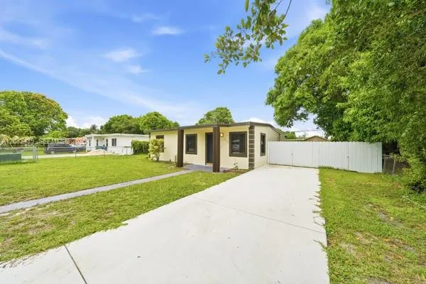 3-bedroom home at 2520 NW 160th Street, Miami Gardens