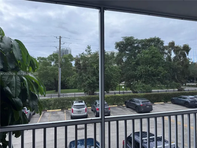 1-bedroom home at 16950 W Dixie Hwy A232 Hwy 232 #232, North Miami Beach