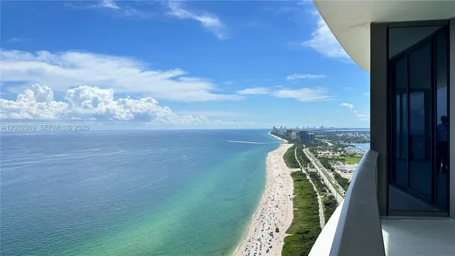 2-bedroom home at 15701 Collins Avenue #3804, Sunny Isles Beach
