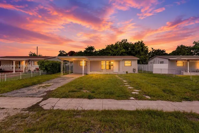 3-bedroom home at 1140 N 74th Way, Hollywood
