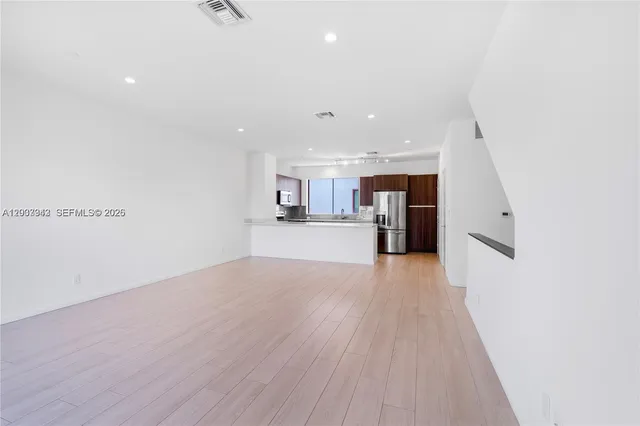 3-bedroom home at 113 NE 6 2123 #2123, Fort Lauderdale