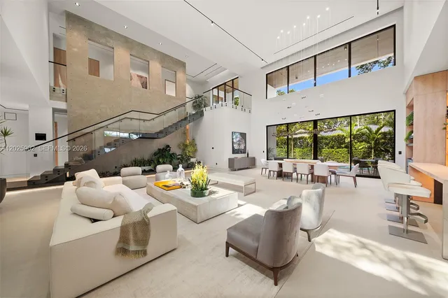 6-bedroom home at 7895 SW 52nd Court, Miami