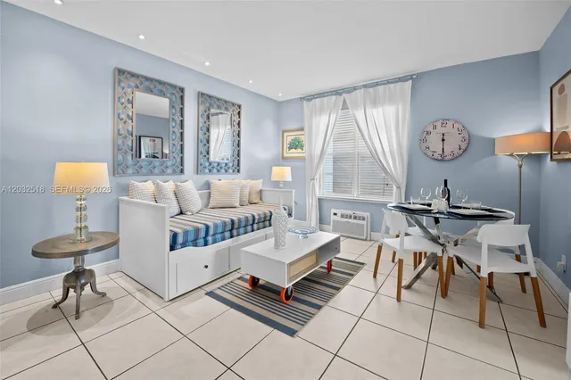 1-bedroom home at 3030 Collins Avenue #4E, Miami Beach
