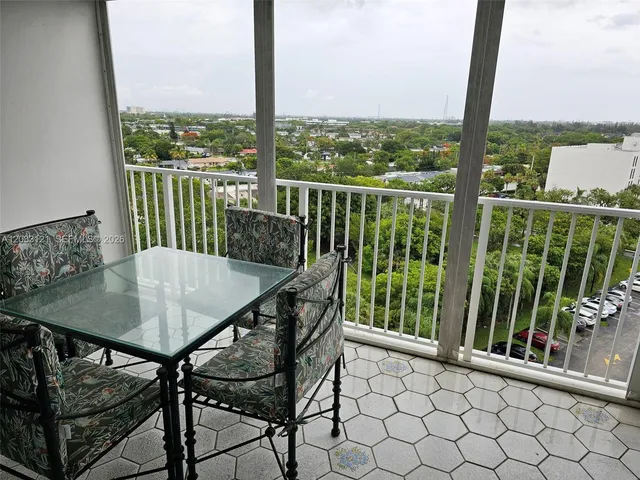 2-bedroom home at 3850 Washington Street #1011, Hollywood
