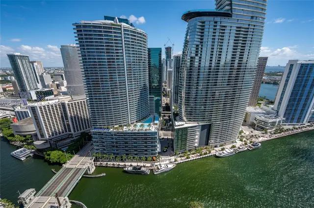 2-bedroom home at 475 Brickell Avenue #4115, Miami