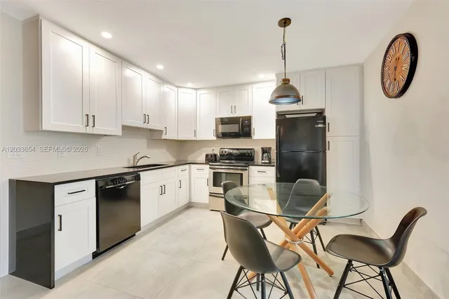 2-bedroom home at 221 SE 9th Avenue #102, Pompano Beach