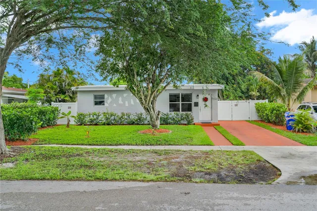 3-bedroom home at 7220 Arthur Street, Hollywood