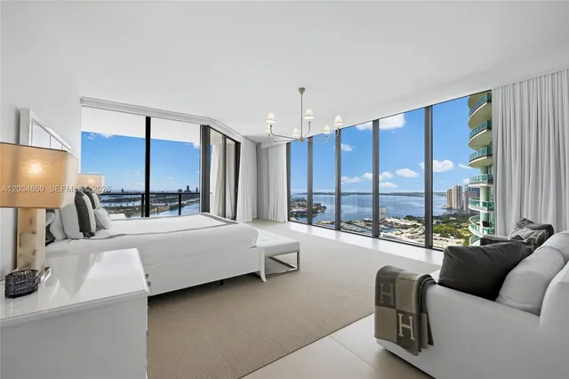 4-bedroom home at 1000 Biscayne Boulevard #3701, Miami