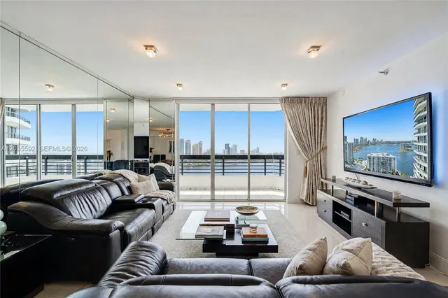 2-bedroom home at 3530 Mystic Pointe Drive #2013, Aventura