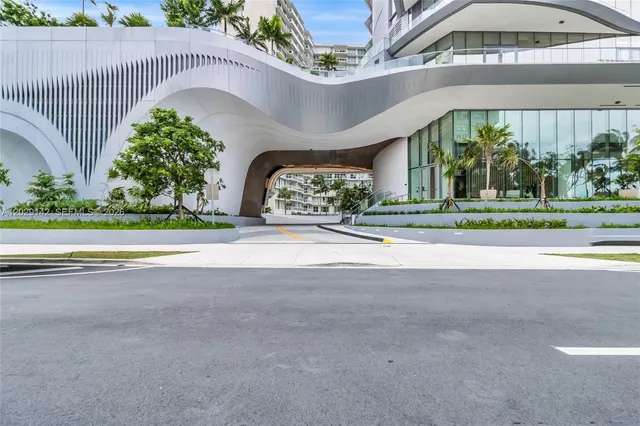 2-bedroom home at 175 SE 25 Road #1103, Miami